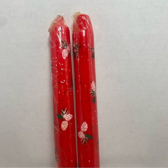 Vintage Avon festive holiday taper candles 10.5” red w/white&green pine cones - Picture 2 of 4